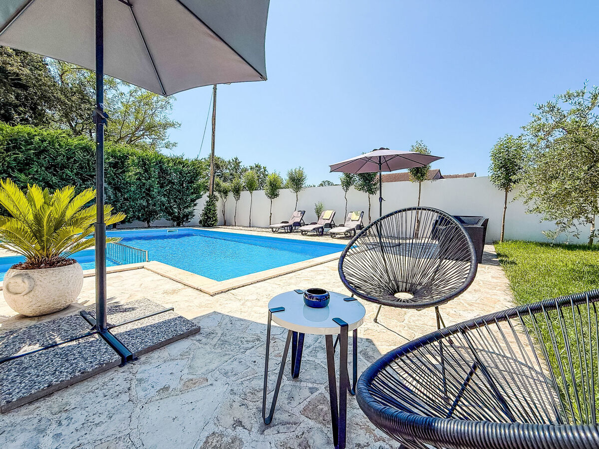 Maison Tina & Tino avec piscine privée à Zadar - Photo 4