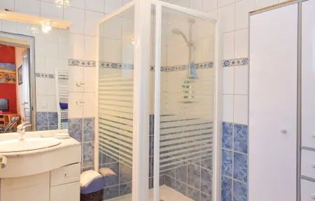 Nice home Saint Germain, Maison 6 personnes à Saint Germain sur Ay - Photo 7
