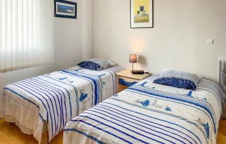 Nice home Saint Germain, Maison 6 personnes à Saint Germain sur Ay - Photo 16