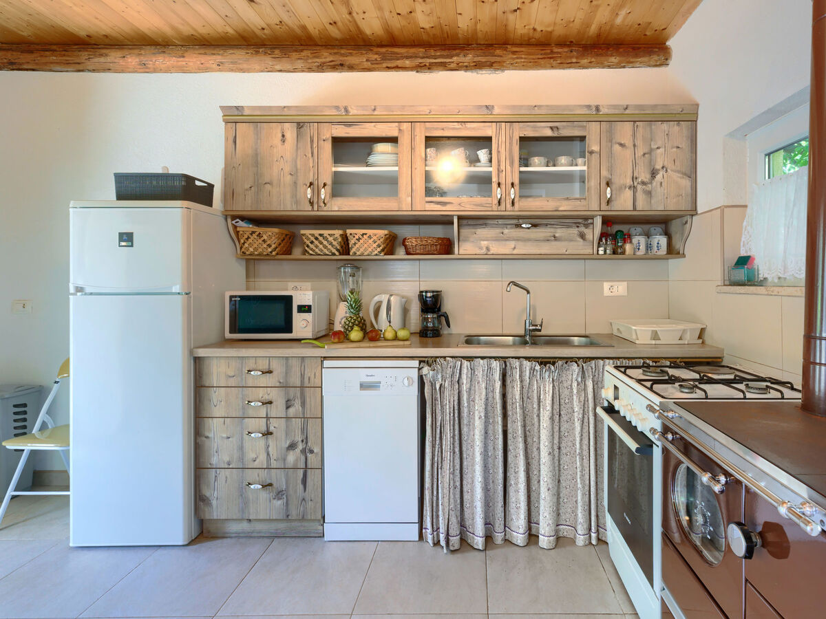 Maison Ana à Rovinj : 2 chambres, terrasse et jacuzzi - Photo 8