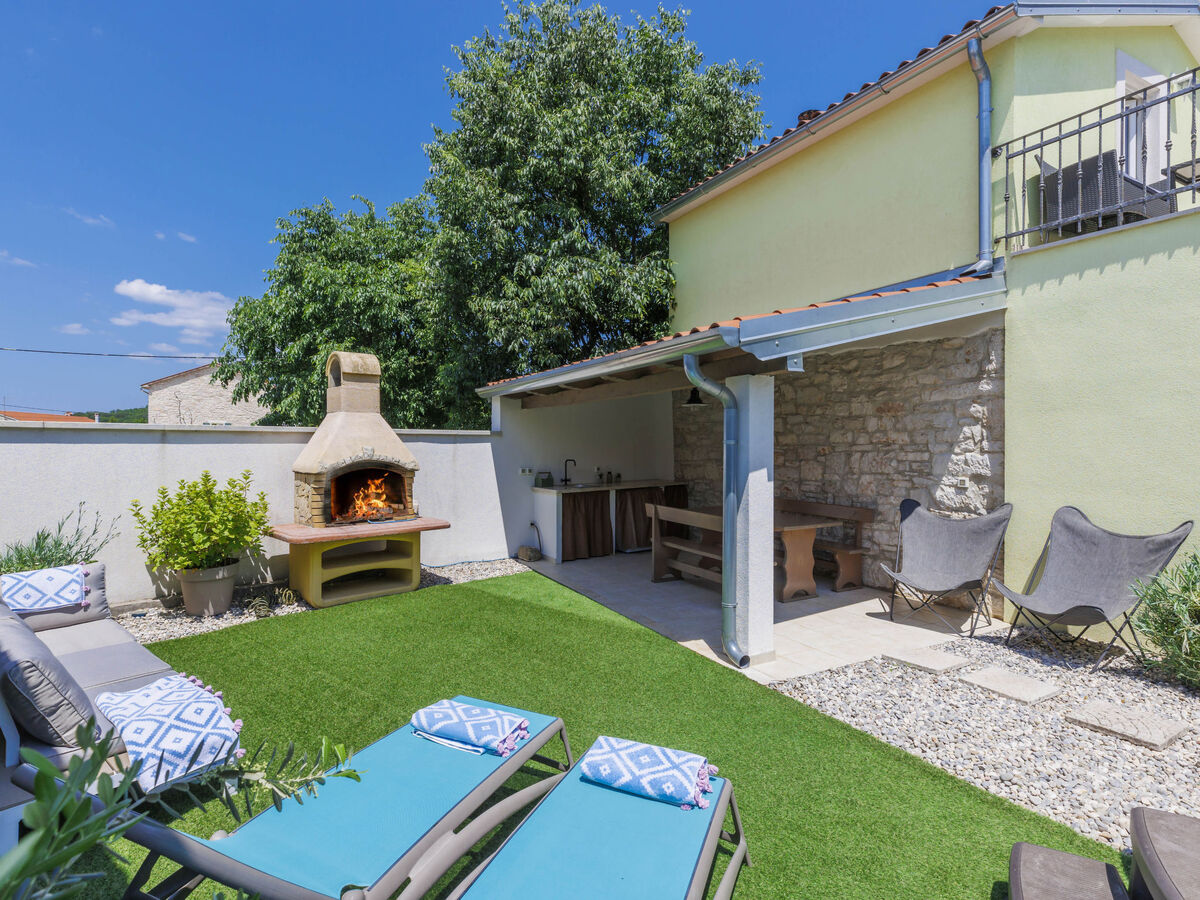 Maison Ana à Rovinj : 2 chambres, terrasse et jacuzzi - Photo 21