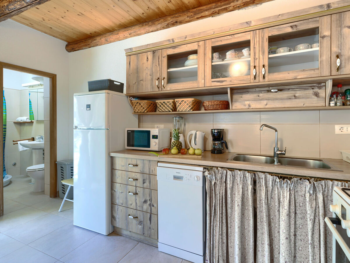 Maison Ana à Rovinj : 2 chambres, terrasse et jacuzzi - Photo 25