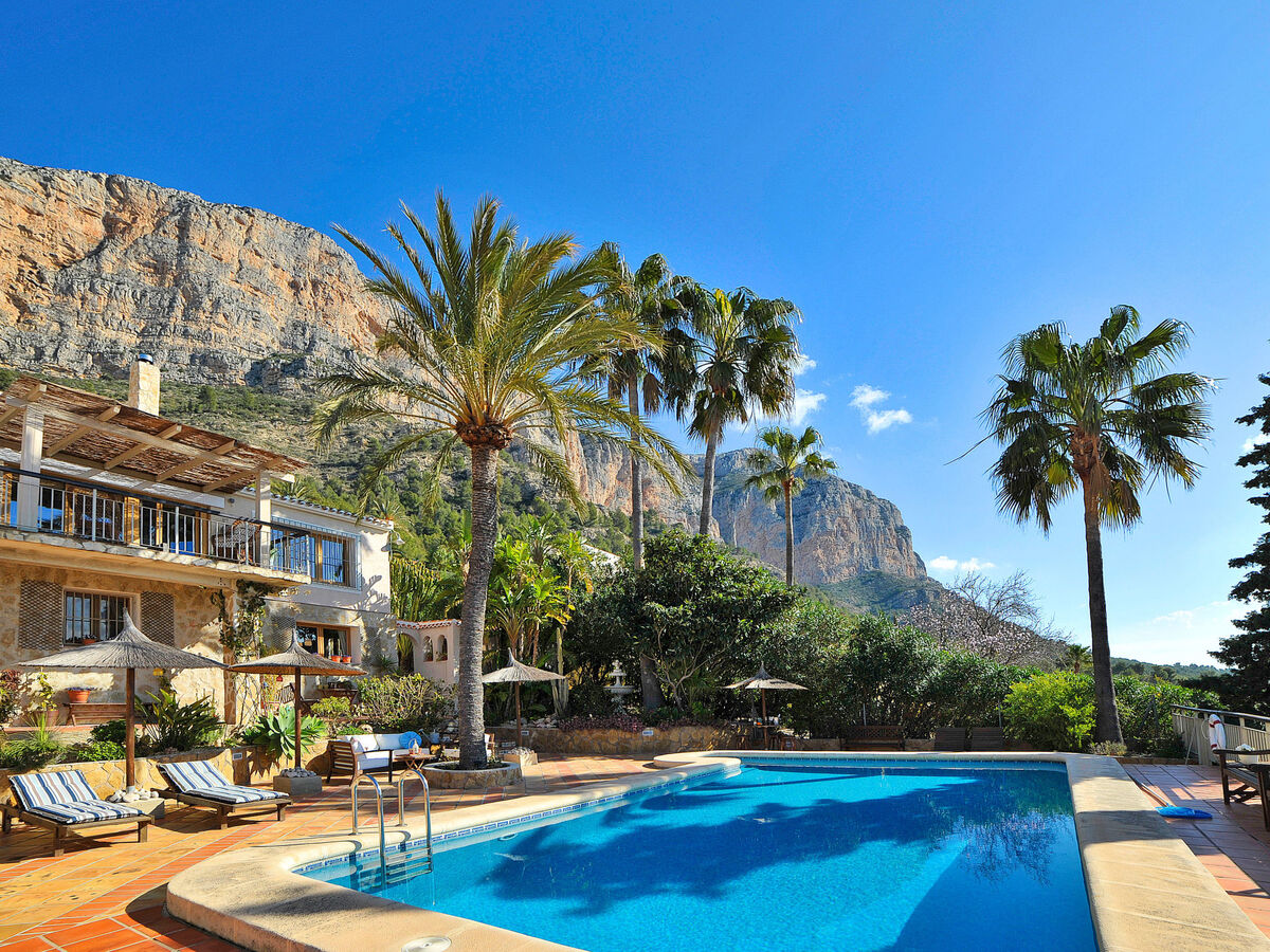 Maison Petite Fleur à Javea – piscine et jardin de 1 200 m² - Photo 1