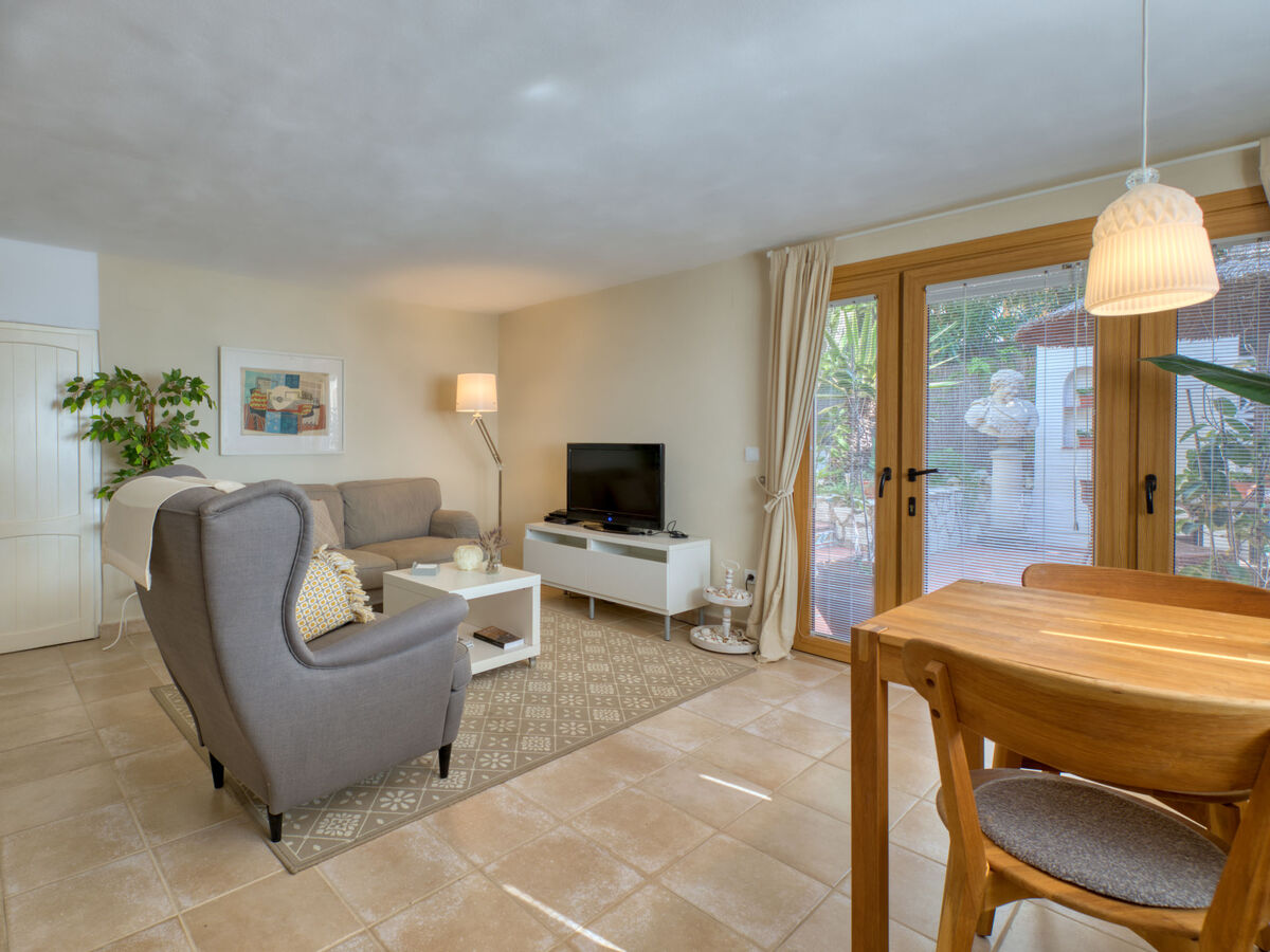 Maison Petite Fleur à Javea – piscine et jardin de 1 200 m² - Photo 5