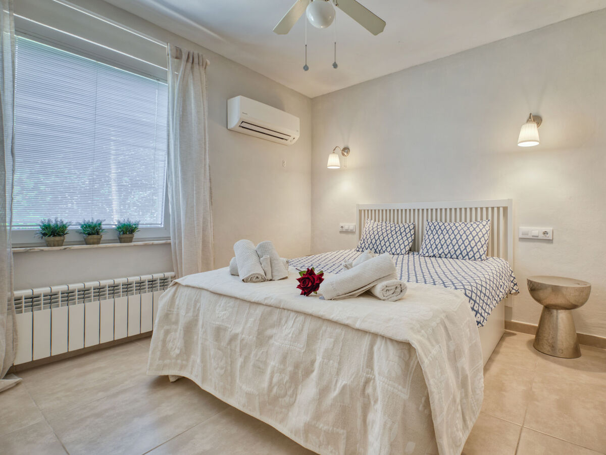 Maison Petite Fleur à Javea – piscine et jardin de 1 200 m² - Photo 14