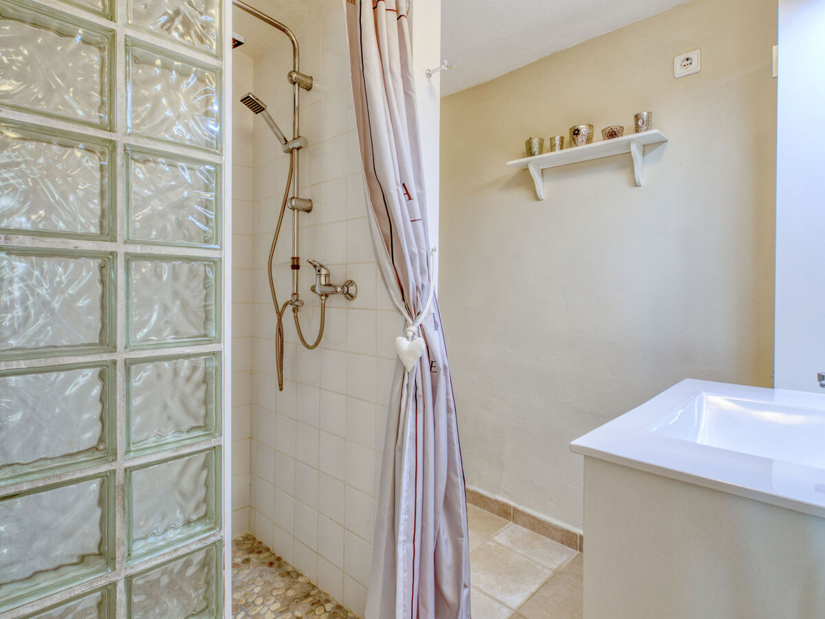 Maison Petite Fleur à Javea – piscine et jardin de 1 200 m² - Photo 23