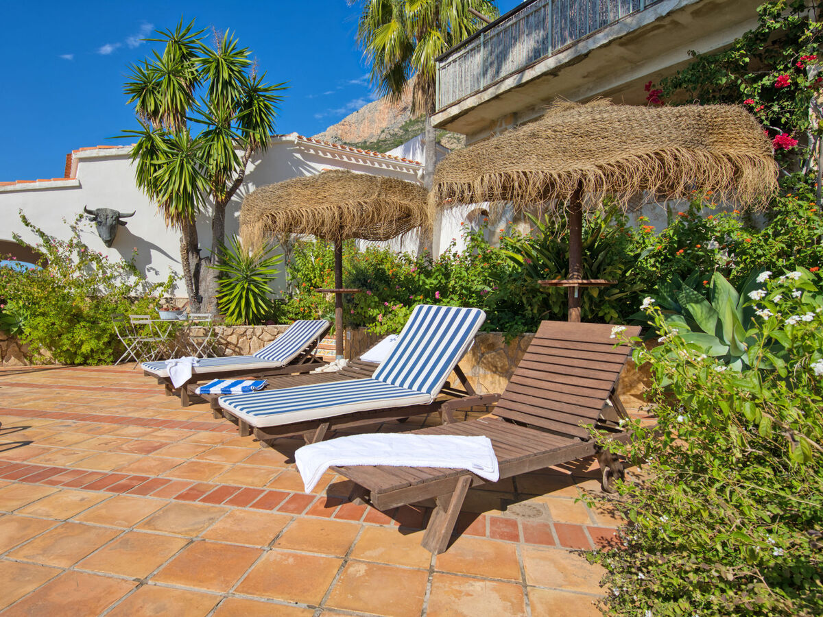 Maison Petite Fleur à Javea – piscine et jardin de 1 200 m² - Photo 30