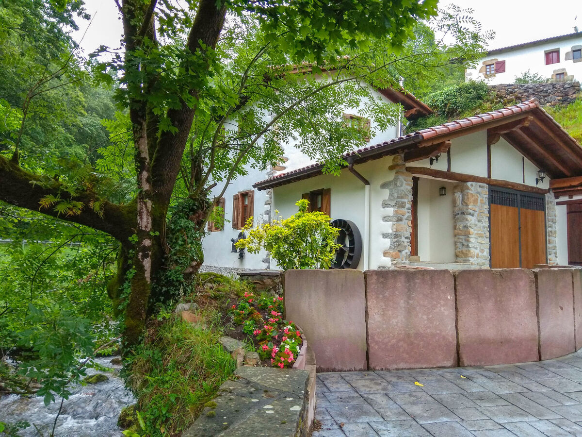 Maison rustique Uxaneko-errota à Bera, vue rivière - Photo 5