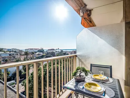 Le Tivoli : Studio avec terrasse vue mer à Cannes : photo 2