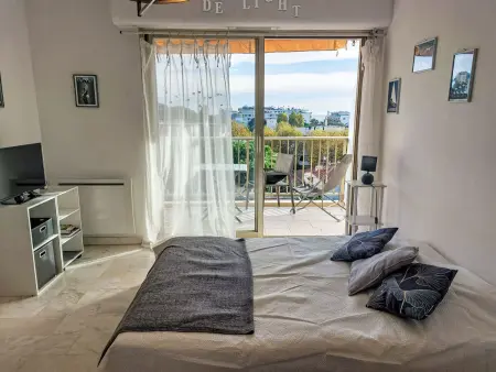 Le Tivoli : Studio avec terrasse vue mer à Cannes : photo 10
