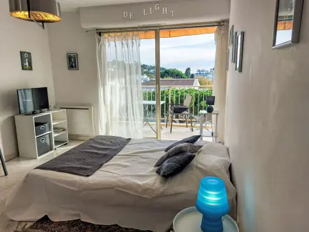 Le Tivoli : Studio avec terrasse vue mer à Cannes : photo 11