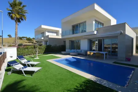 Location villa à Orihuela, Villa ensoleillée avec jardin clôturé