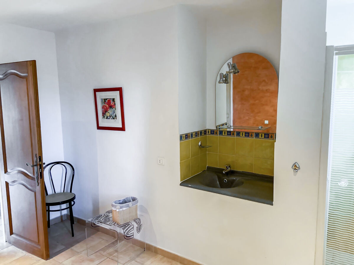 Maison Les Ocres – 230 m² avec piscine à Roussillon - Photo 16