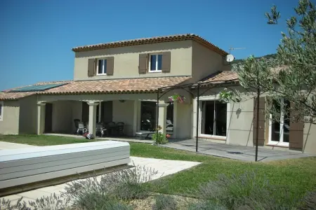 Villa spacieuse avec piscine - Photo 1