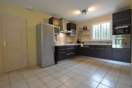 Villa spacieuse avec piscine - Photo 3