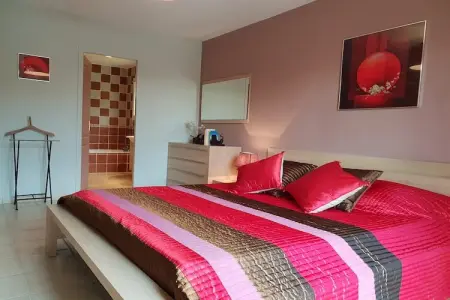 Villa spacieuse avec piscine - Photo 11