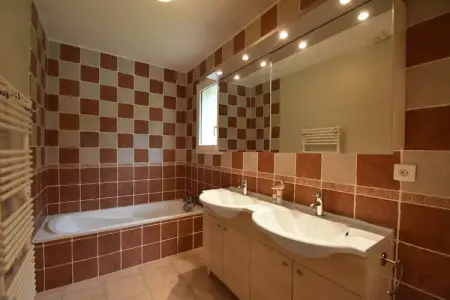 Villa spacieuse avec piscine - Photo 17