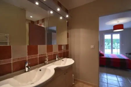 Villa spacieuse avec piscine - Photo 18