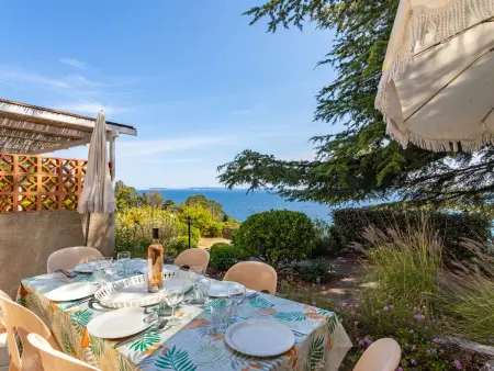 Les Floralies II – Appartement avec vue mer au Lavandou : photo 2