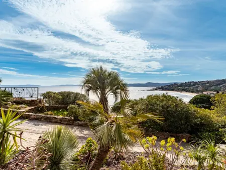 Les Floralies II – Appartement avec vue mer au Lavandou : photo 15