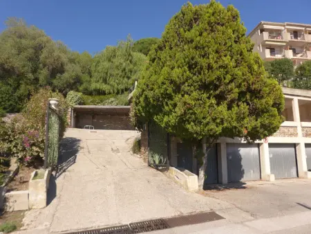 Les Floralies II – Appartement avec vue mer au Lavandou : photo 18