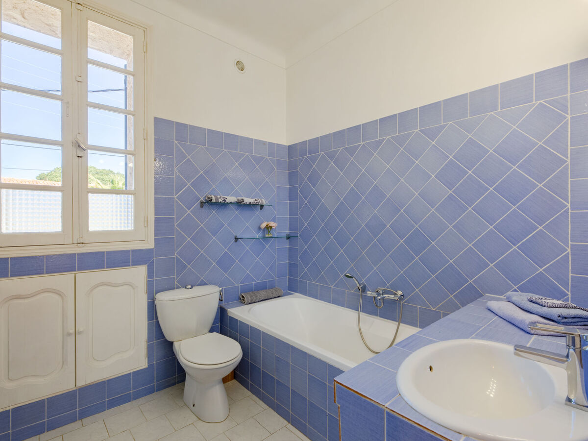 Villa Cyrnos – Maison 8 pers., piscine, centre Sainte-Maxime - Photo 17