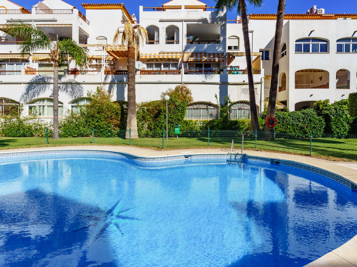 Appartement Los Nadales à Benalmádena, terrasse vue piscine - Photo 1