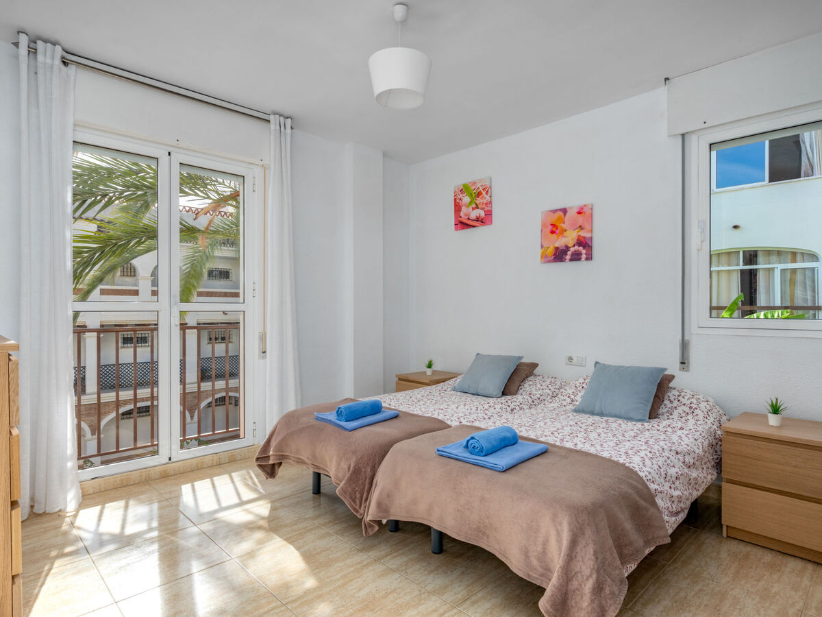 Appartement Los Nadales à Benalmádena, terrasse vue piscine - Photo 19