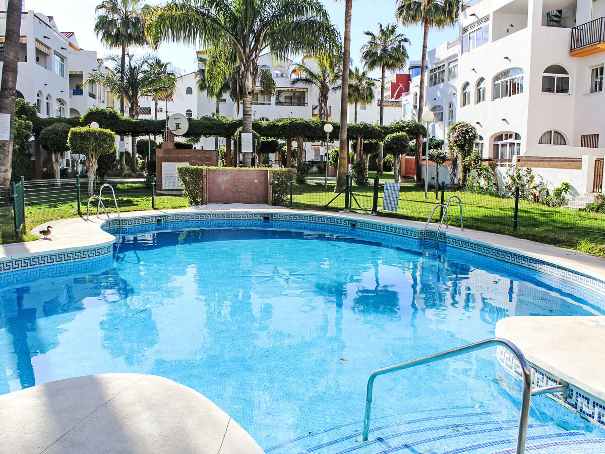 Appartement Los Nadales à Benalmádena, terrasse vue piscine - Photo 28