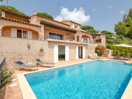 Villa La Sianne : 8 pers, piscine et vue mer à Sainte-Maxime - Photo 2