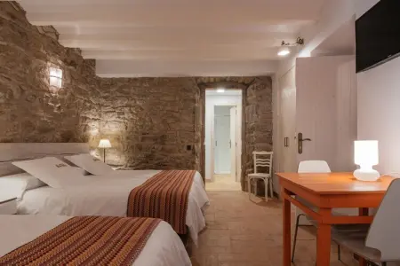 Els Llacs, gîte médiéval 8 pers. en montagne catalane : photo 15