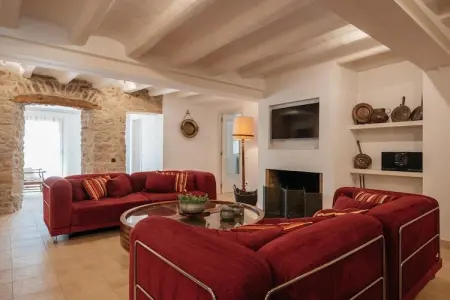 Les Fonts, gîte rural 6 personnes avec jardin