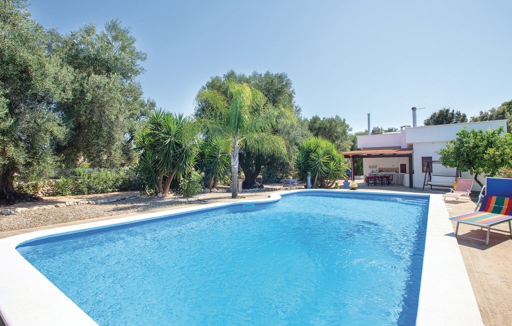 Maison avec piscine privée à Carovigno, 15 min de la mer - Photo 1