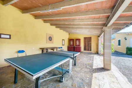 Villa La Sort Llarga à Pollença, piscine et porche jeux : photo 4