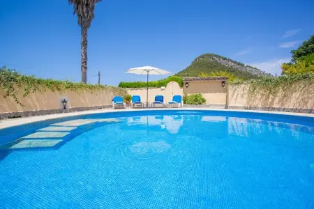 Villa La Sort Llarga à Pollença, piscine et porche jeux : photo 6