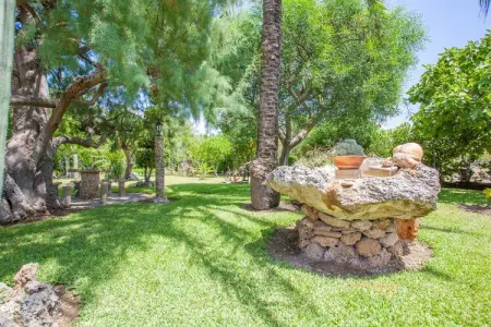 Villa La Sort Llarga à Pollença, piscine et porche jeux : photo 9
