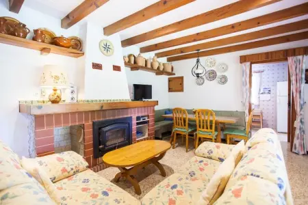 Villa La Sort Llarga à Pollença, piscine et porche jeux : photo 14