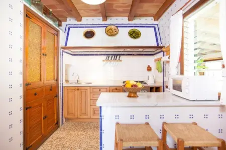 Villa La Sort Llarga à Pollença, piscine et porche jeux : photo 16