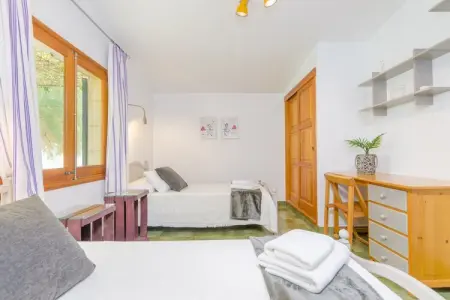 Villa La Sort Llarga à Pollença, piscine et porche jeux : photo 21