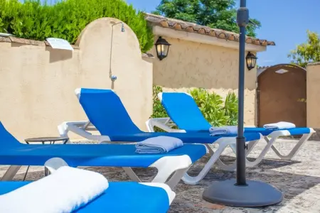Villa La Sort Llarga à Pollença, piscine et porche jeux : photo 32