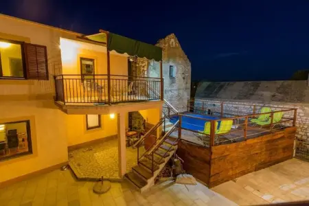 Location maison à Bribir, Maison à Birbir proche Plage et Piscine
