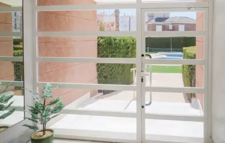 Appartement 2 chambres avec piscine commune à Torrevieja : photo 7