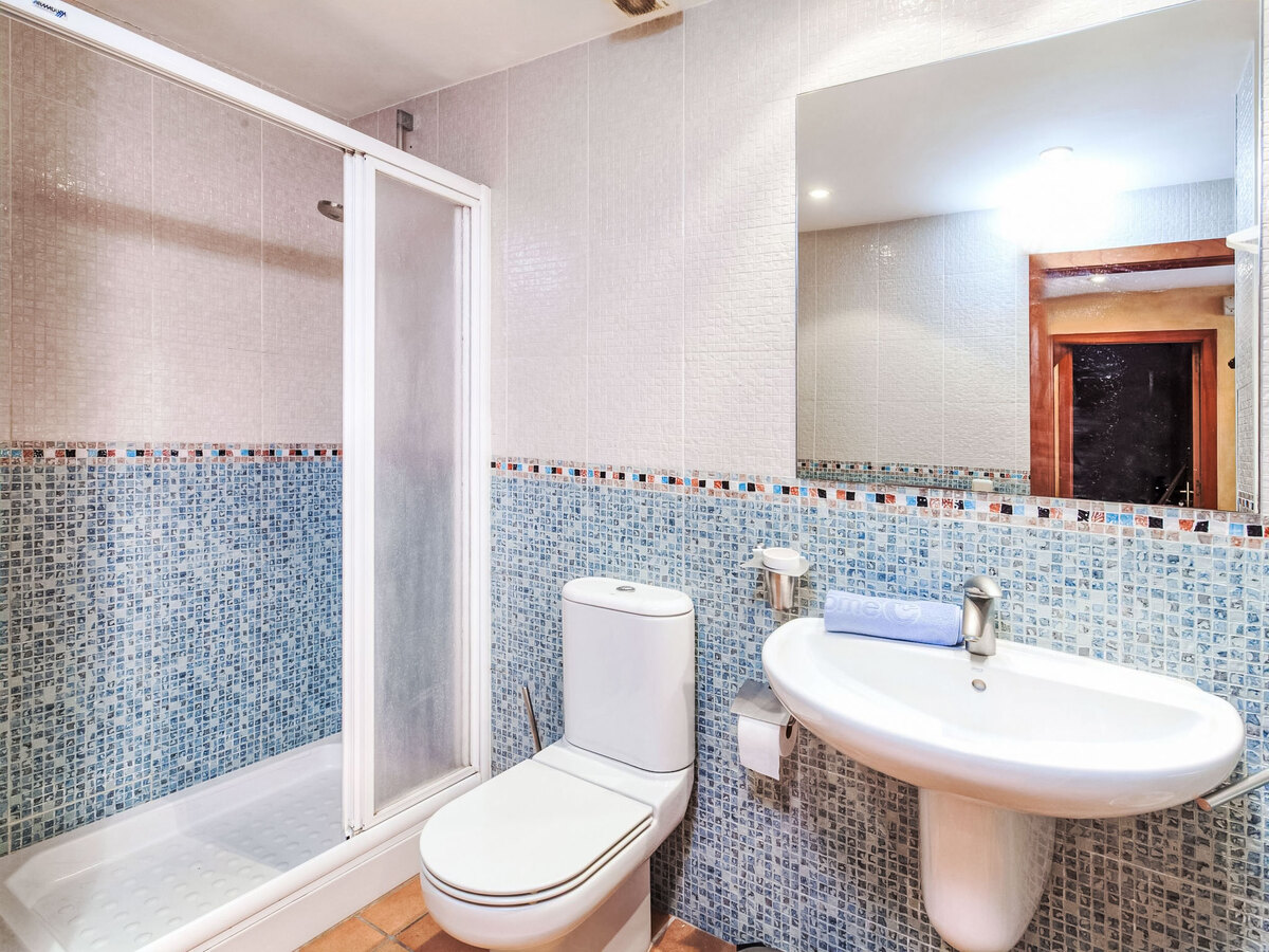 Villa Dorian – piscine privée et jardin clos à 1 km de la mer - Photo 11