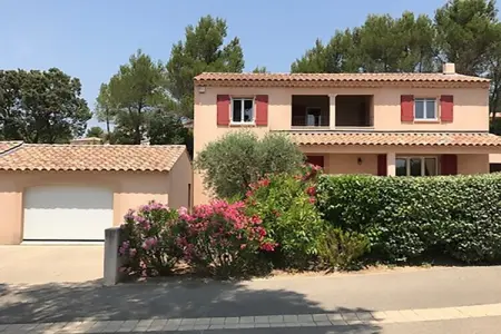 Saumane, Villa à Saumane avec Piscine et Golf - Photo 1