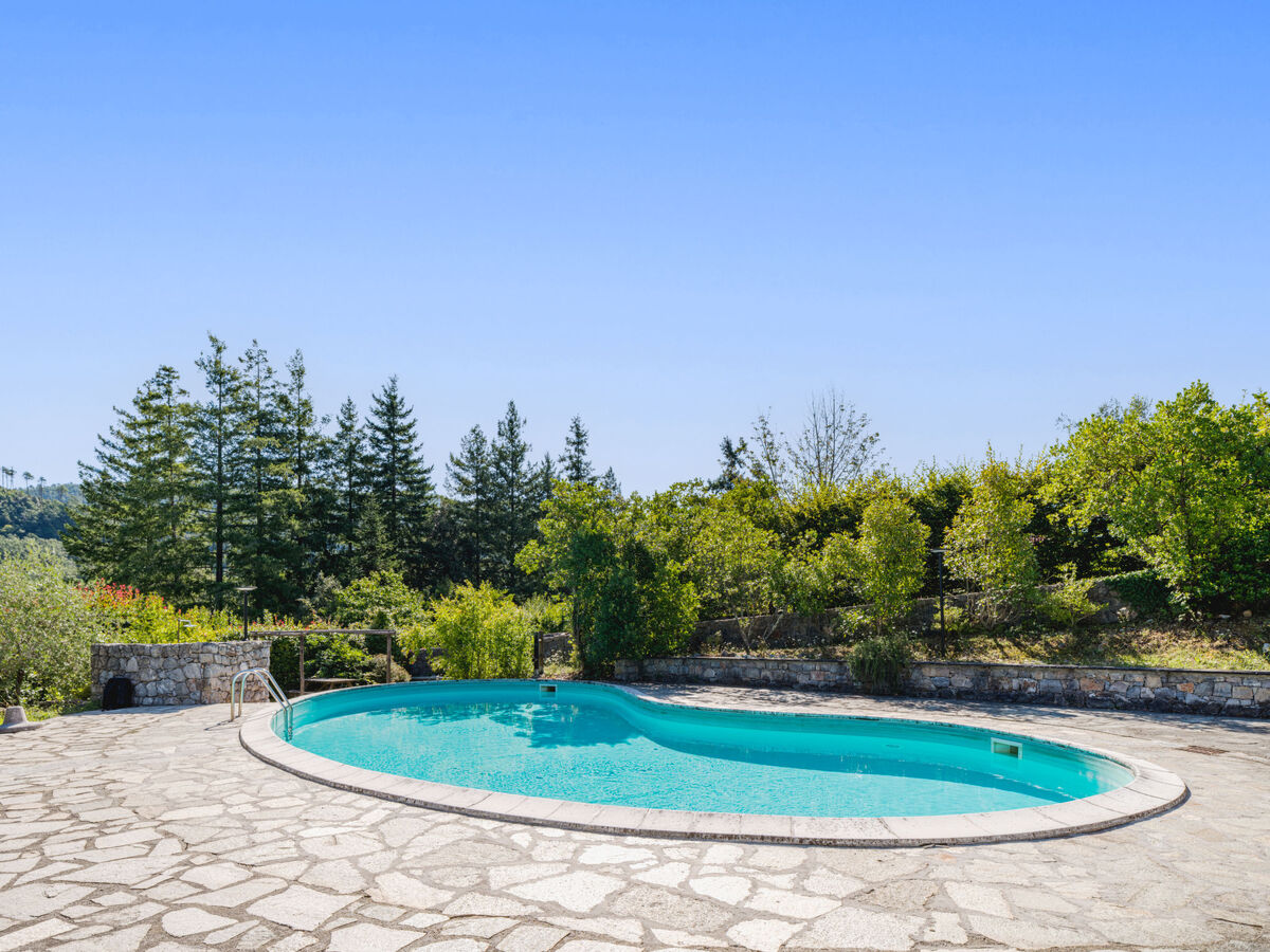 Maison Carlotta à Pignone, piscine résidence - Photo 2