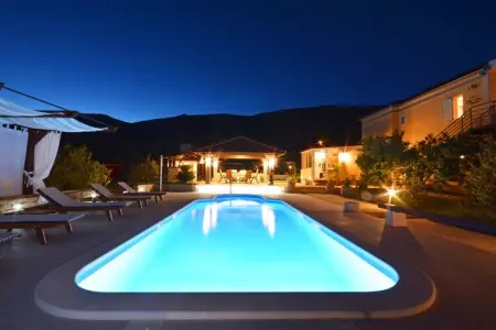 Location villa à Kaštel Lukšić, Villa à Kaštel Lukšić proche plage