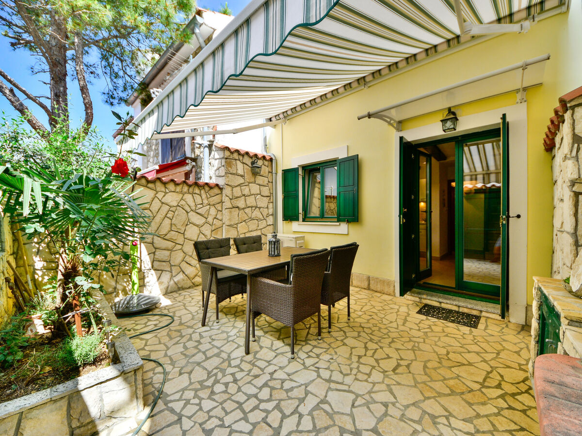 Divna, maison rénovée à 100 m de la mer à Selce - Photo 1