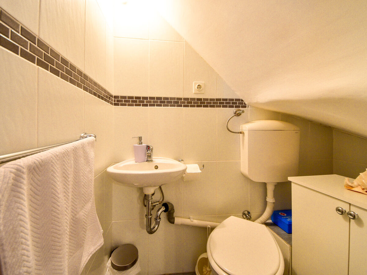 Divna, maison rénovée à 100 m de la mer à Selce - Photo 12