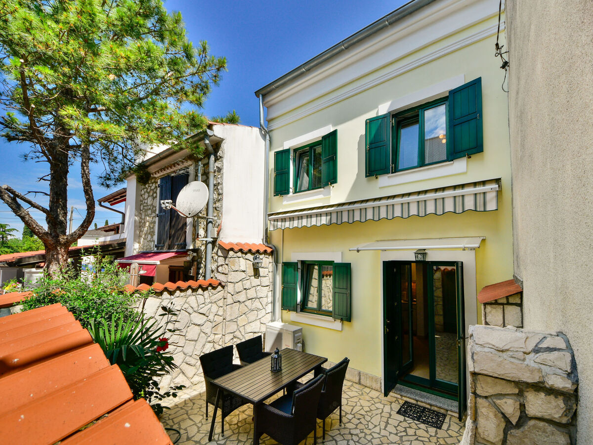 Divna, maison rénovée à 100 m de la mer à Selce - Photo 13
