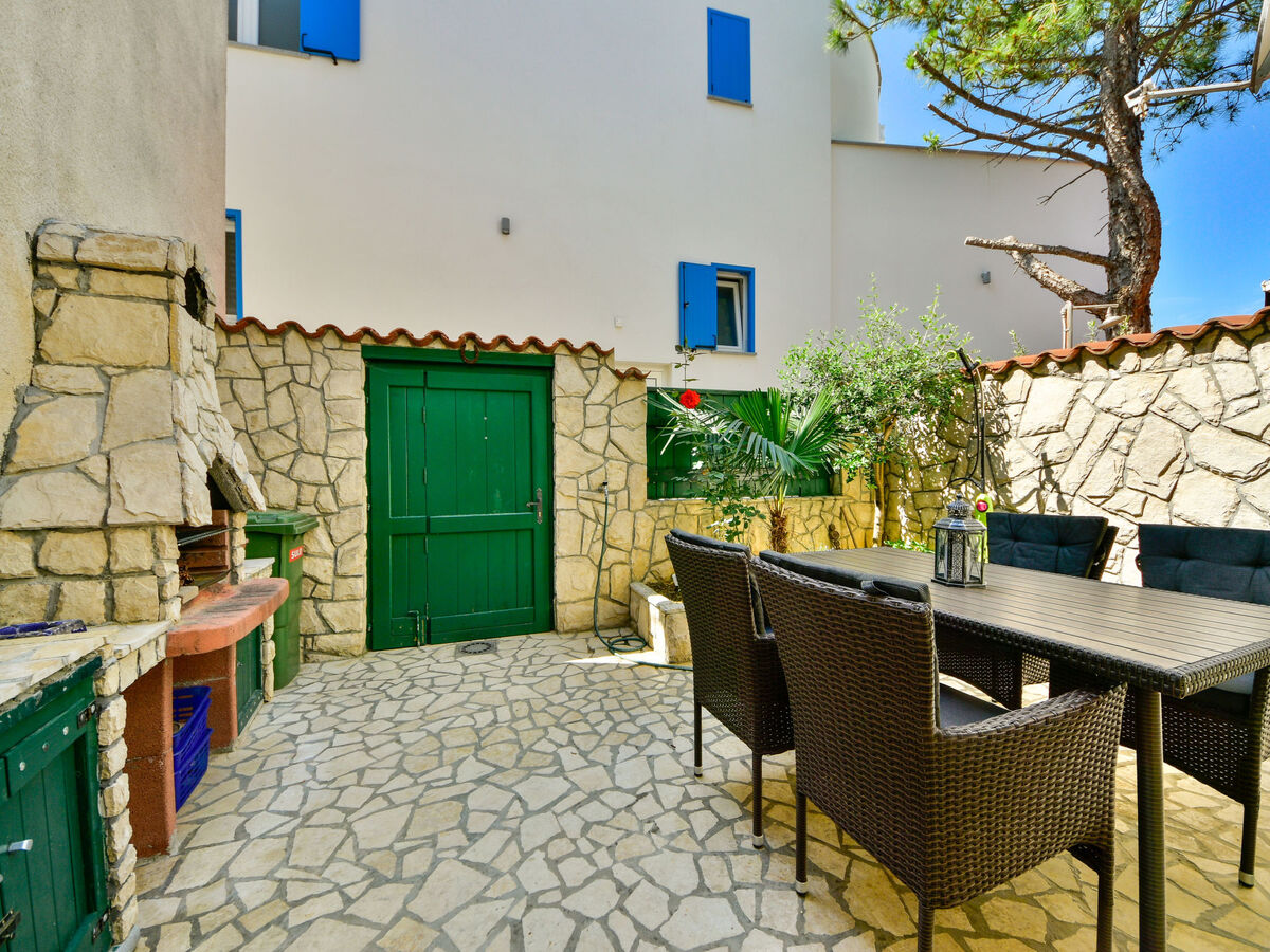 Divna, maison rénovée à 100 m de la mer à Selce - Photo 14